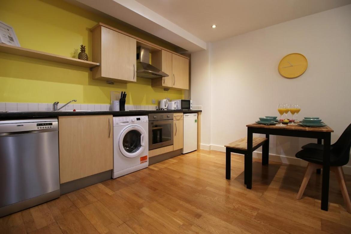 Bright 1Bedroom Apartment, Central Location With Balcony 브리스틀 외부 사진